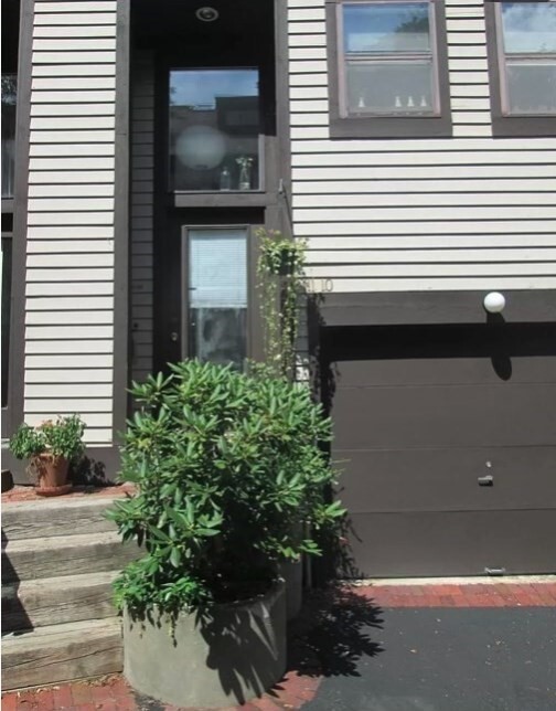 111 Trowbridge St in Cambridge, MA - Building Photo
