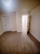 706 Avenue K, Unit 706 Ave K, APT 2 in Matamoras, PA - Building Photo