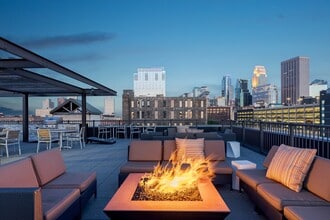 Dock Street Flats in Minneapolis, MN - Foto de edificio - Building Photo