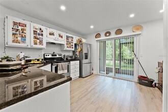 109 Reserve Cir in Oviedo, FL - Building Photo - Building Photo