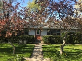 1879 E G Ave, Unit 1879 E G in Kalamazoo, MI - Building Photo