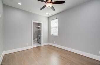 2407 Anita St in Houston, TX - Building Photo - Building Photo