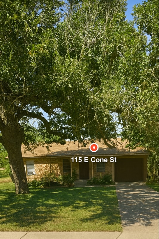 115 E Cone St in Gonzales, TX - Building Photo - Building Photo