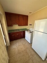 242 Cedar St in Englewood, FL - Building Photo - Building Photo