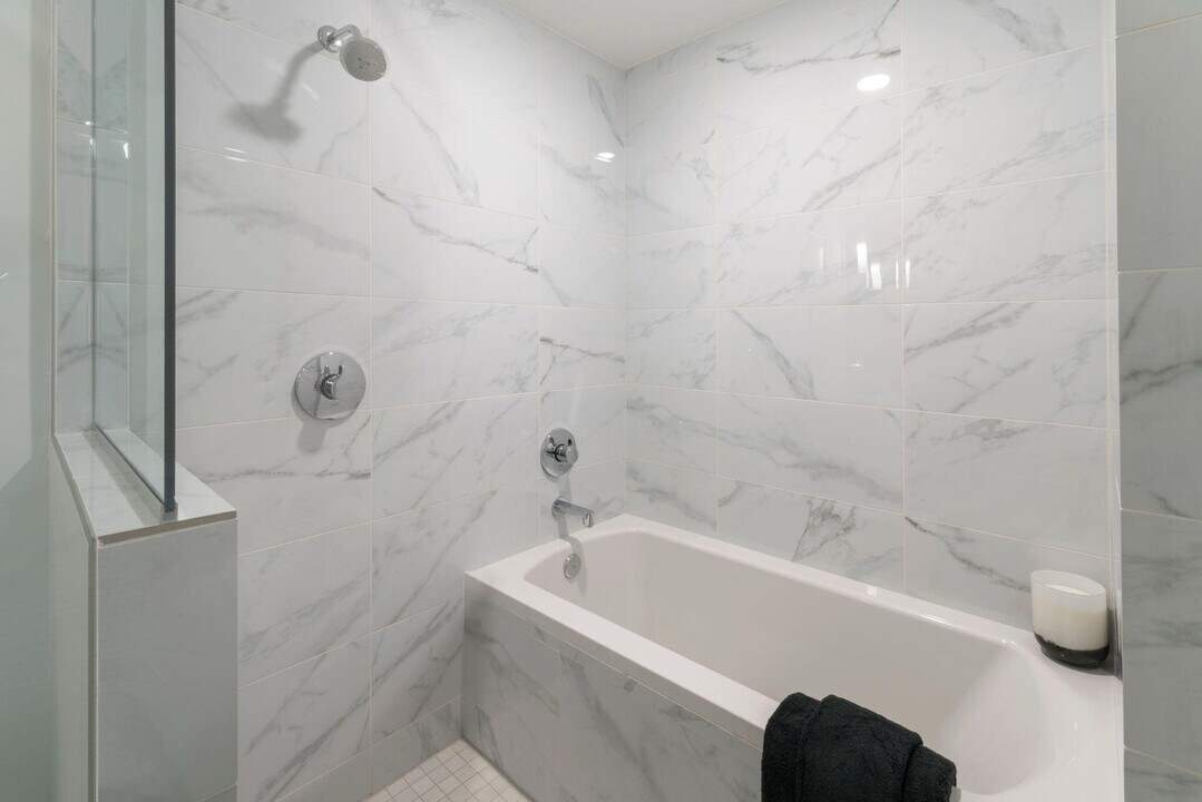 14258 SW 8th St in Miami, FL - Building Photo