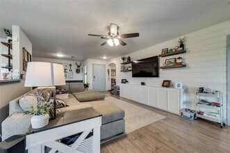 301 Oxford St in Burleson, TX - Building Photo - Building Photo