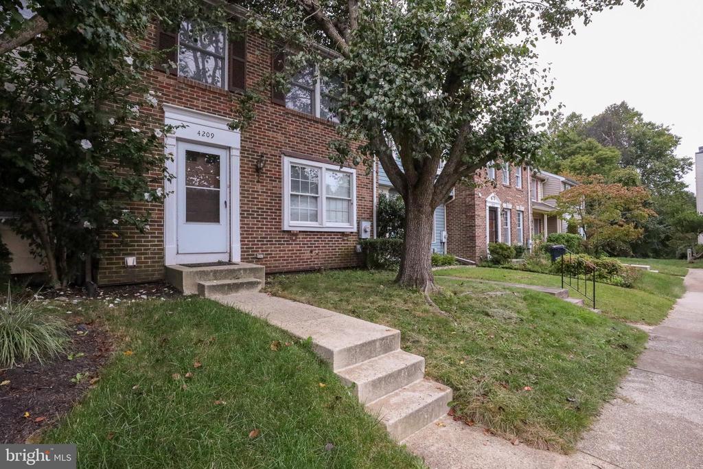 4209 Dunwood Terrace in Burtonsville, MD - Building Photo