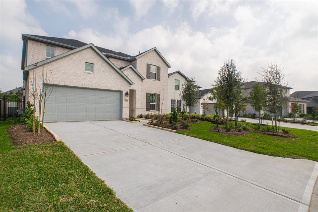 155 Renodes Garden Ln in Tomball, TX - Building Photo