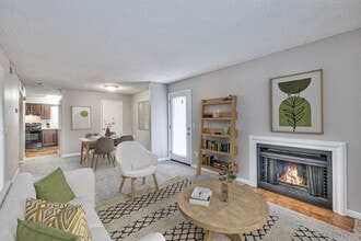 Landmark at Lyncrest Reserve in Nashville, TN - Foto de edificio - Building Photo