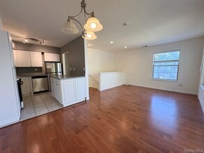 254 Fairview Cir in Middle Island, NY - Building Photo - Building Photo
