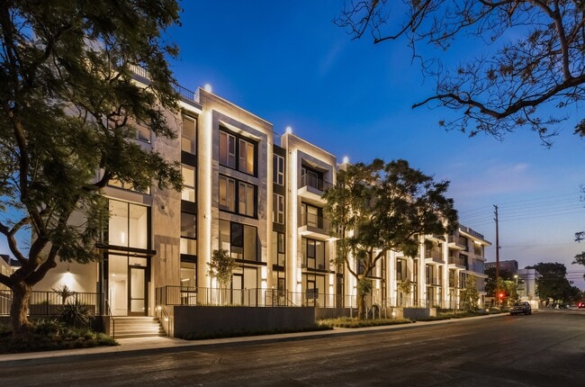 Overland & Ayres in Los Angeles, CA - Foto de edificio - Building Photo