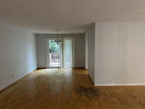 12914 NE 136th St in Kirkland, WA - Building Photo - Building Photo