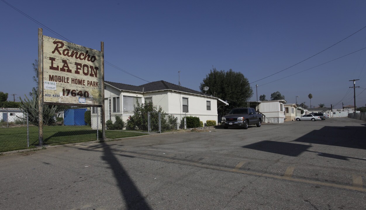 Rancho La Fon in Fontana, CA - Foto de edificio