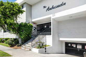 The Ambassador Apartments in Inglewood, CA - Foto de edificio - Building Photo