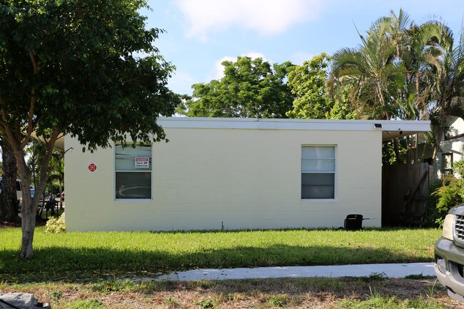 428 Roseland Dr in West Palm Beach, FL - Foto de edificio - Building Photo