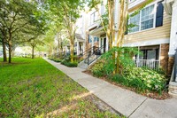 The Lodge at Lakecrest in Tampa, FL - Building Photo - Building Photo