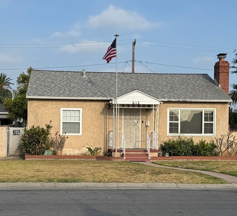 612 S 3rd St in Montebello, CA - Building Photo