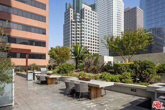 705 W 9th St in Los Angeles, CA - Foto de edificio - Building Photo