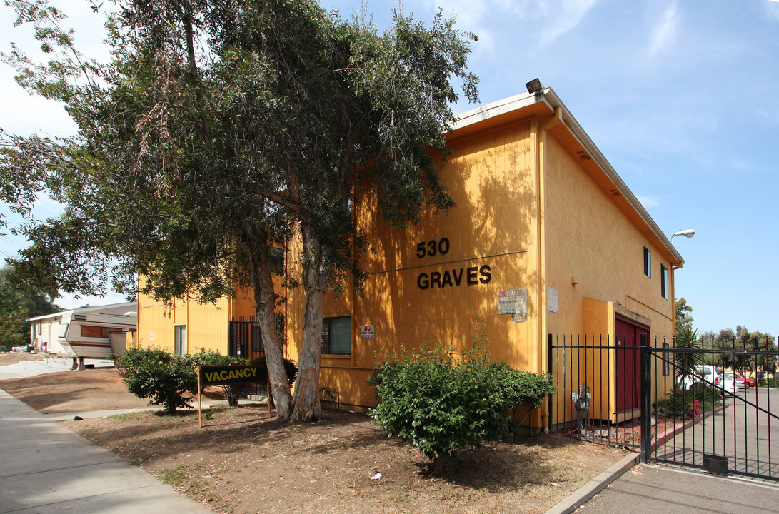 Graves Avenue Apartments in El Cajon, CA - Building Photo