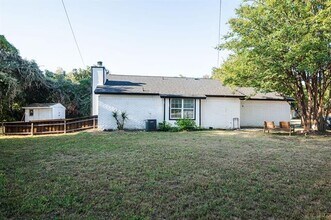 7324 Hyde Ct in Fort Worth, TX - Foto de edificio - Building Photo