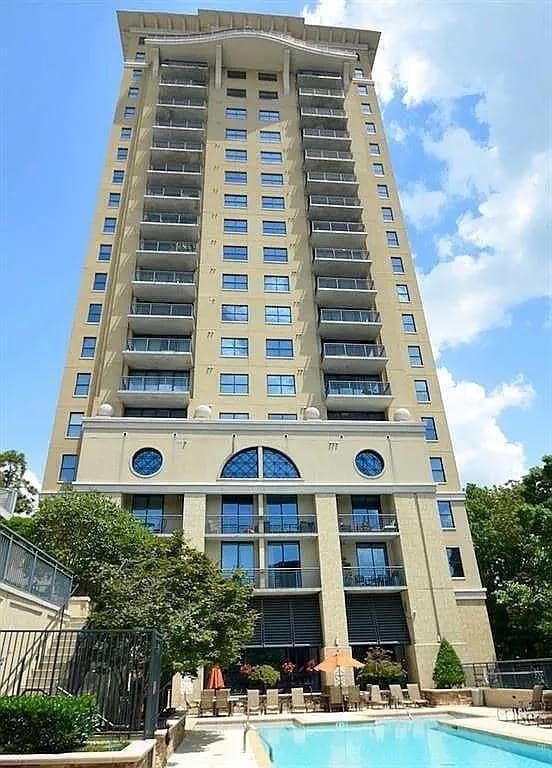 property at 3040 Peachtree Rd
