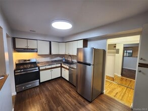 4 Charles Ln in Pomona, NY - Building Photo - Building Photo