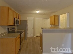 4122 Ravenwood Ct in Union City, GA - Building Photo - Building Photo