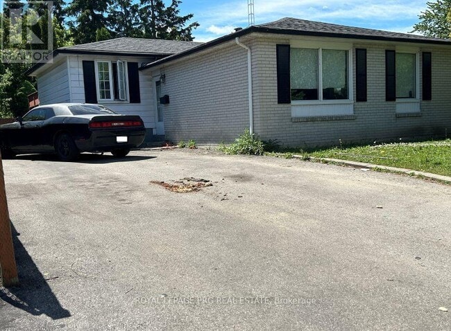 property at 4 Duke Rd