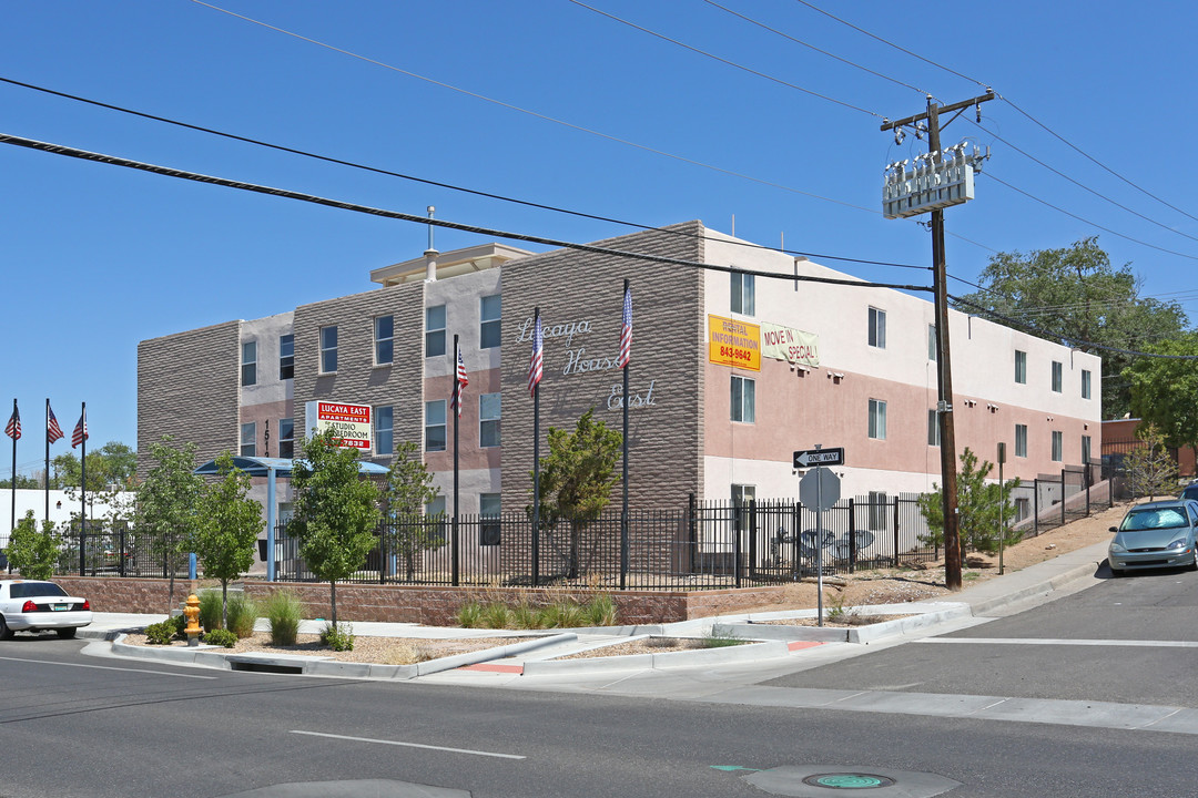 Lucaya House East in Albuquerque, NM - Building Photo