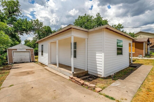 8417 White Settlement Rd in White Settlement, TX - Building Photo - Building Photo