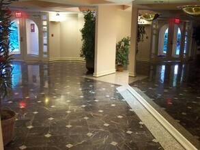 1933 Commonwealth Ave in Boston, MA - Foto de edificio - Building Photo