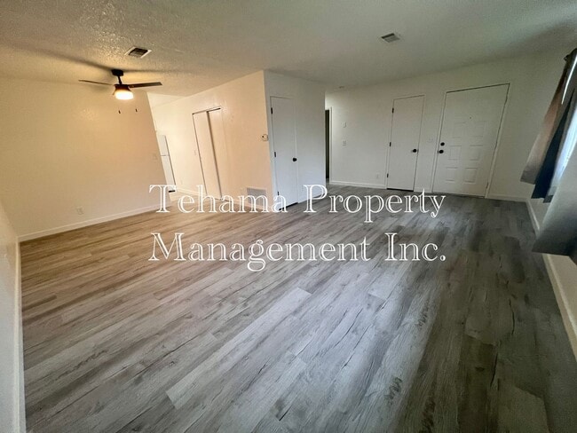 1210 Aloha St in Red Bluff, CA - Foto de edificio - Building Photo