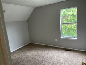 1181 Hulon Ln in West Columbia, SC - Building Photo - Building Photo