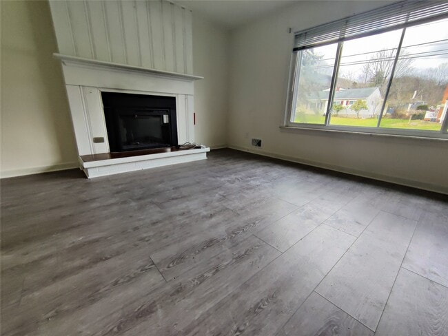 809 Murray Hill Rd in Vestal, NY - Building Photo - Building Photo