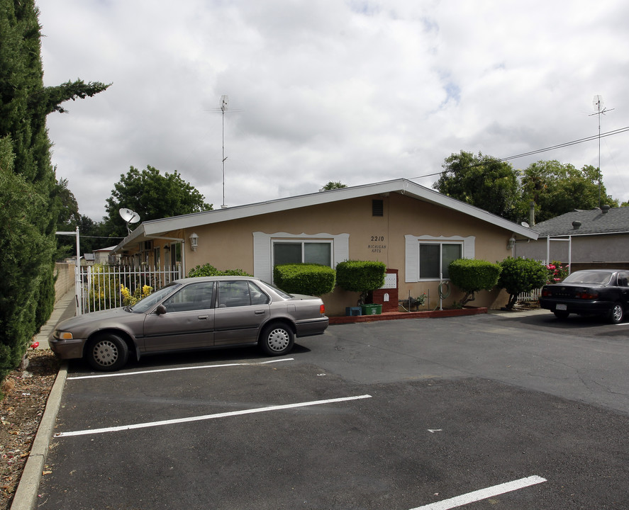 2210 Michigan Blvd in West Sacramento, CA - Building Photo