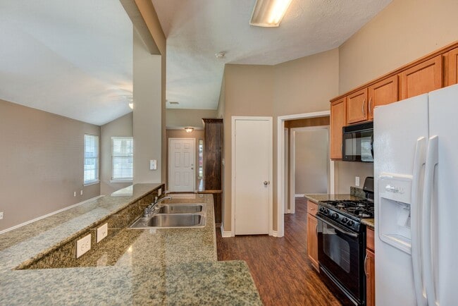 property at 909 Crested Point Dr