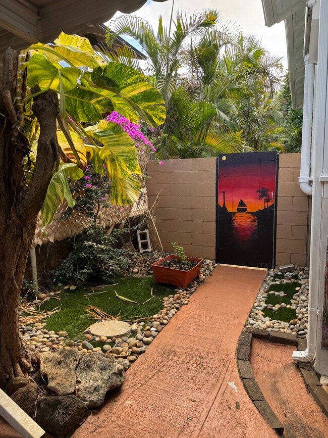 1001 Belser St in Honolulu, HI - Building Photo - Building Photo