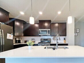 6113 Idler Cir S in Cottage Grove, MN - Building Photo - Building Photo