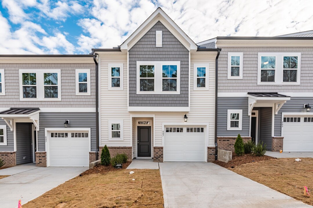 807 Star Rdg Dr in Raleigh, NC - Building Photo