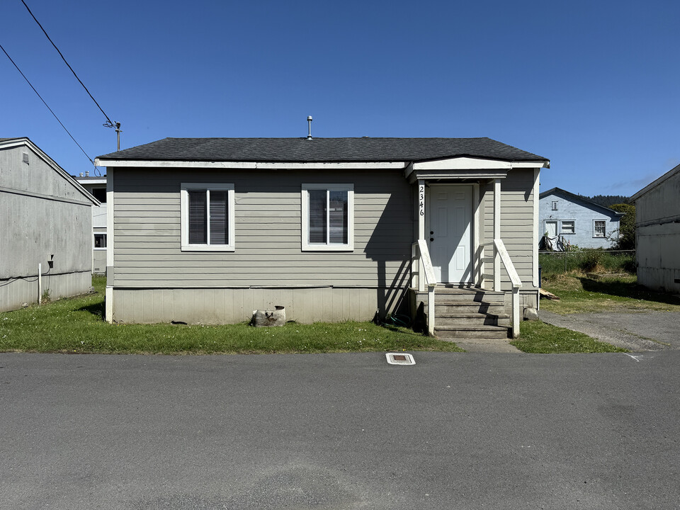 2346 Garnet St in Arcata, CA - Foto de edificio