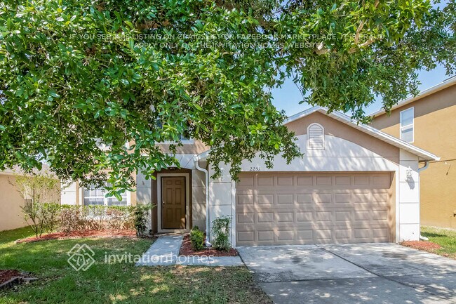 2251 Martins Run in Tavares, FL - Foto de edificio - Building Photo