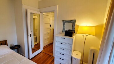 1137 Massachusetts Ave in Cambridge, MA - Building Photo - Building Photo