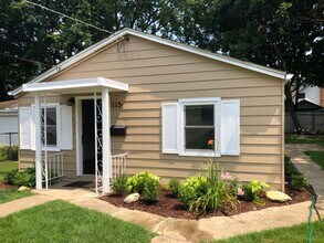 115 Grant St in Barrington, IL - Building Photo - Building Photo
