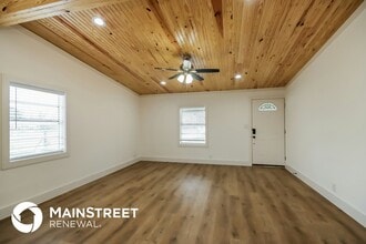16606 W Crosby St in Crosby, TX - Building Photo - Building Photo