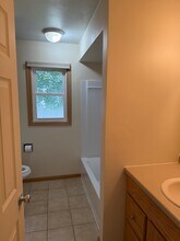 2749 W 8th St in Appleton, WI - Foto de edificio - Building Photo