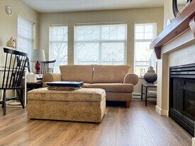 1432-1432 Parkway Blvd in Coquitlam, BC - Building Photo