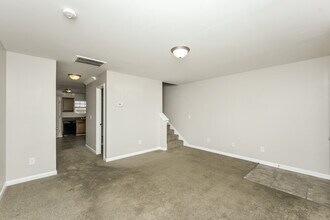8035 Logan Dr in La Vergne, TN - Building Photo - Building Photo