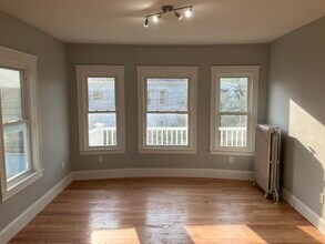 41 Mason St, Unit Upstairs - Unit 2 in Somerville, MA - Foto de edificio - Building Photo