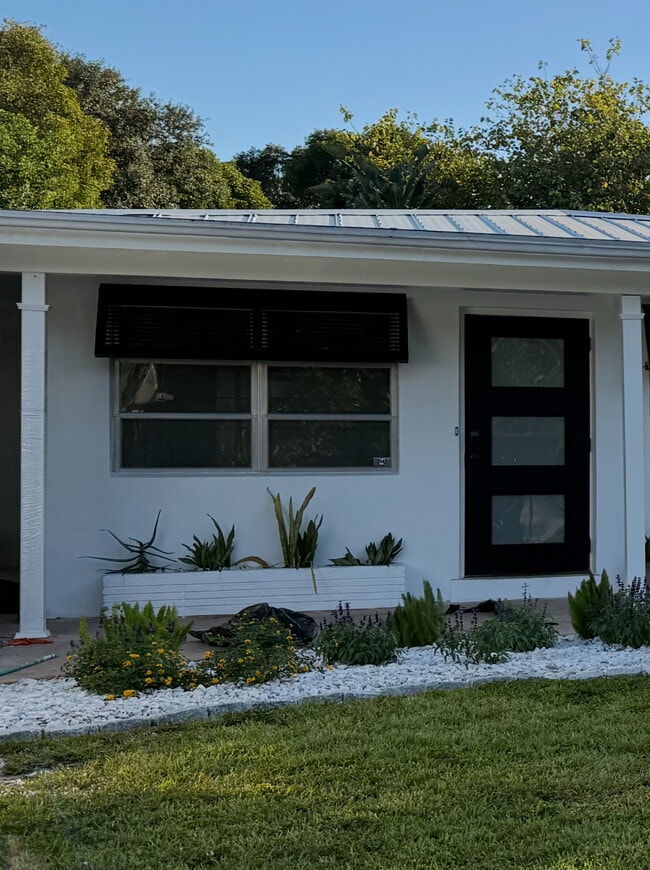 1184 Milano Dr in Naples, FL - Building Photo - Building Photo