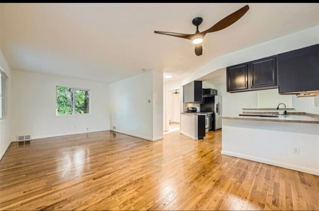 668 S Lowell Blvd in Denver, CO - Foto de edificio - Building Photo